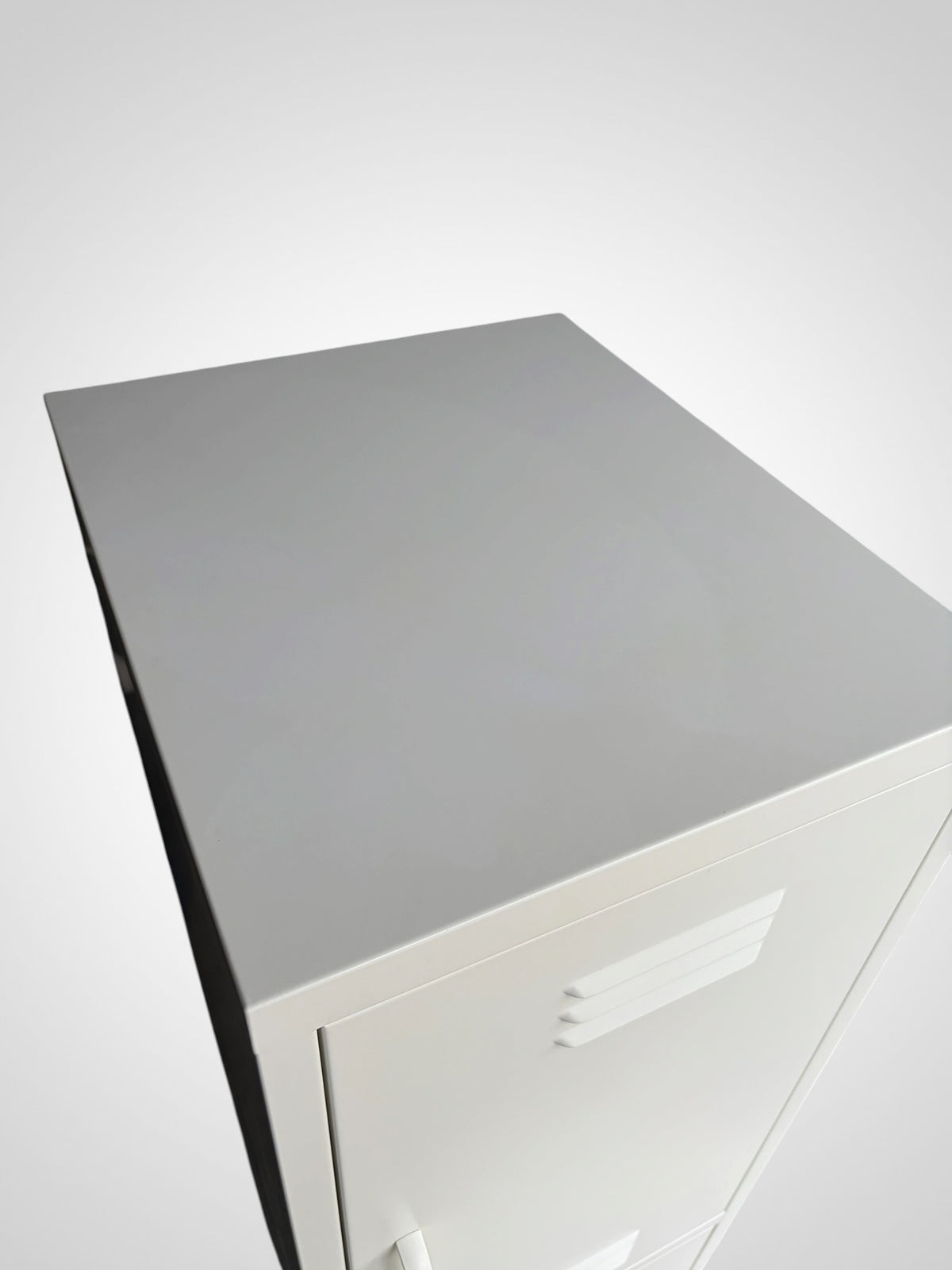 Mocka Tall Single Locker in White